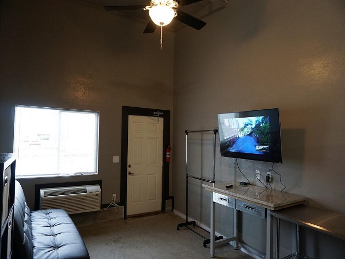 Riverfront Studio Suites แมนเคโต ภายนอก รูปภาพ